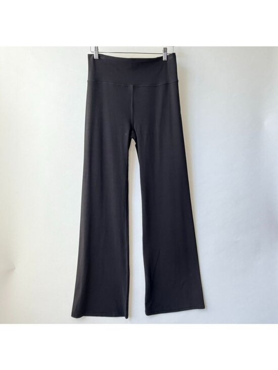 Vuori Pants - Vuori AllTheForm Flare Black Performance Pants Women's Size XL A168